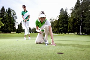 Ladies Golf mit unterschiedlichem Grüntouch